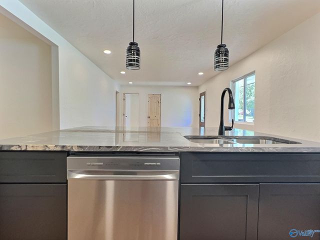 866 S 5th Street, Gadsden, AL 35901