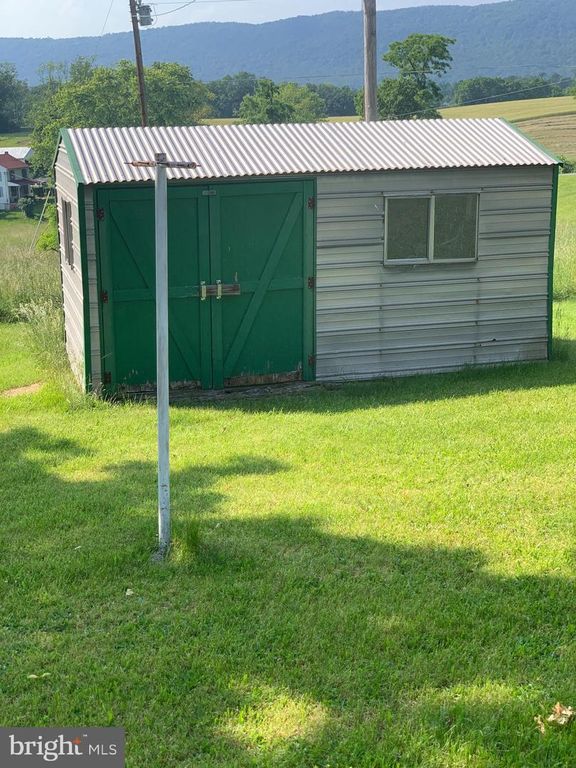 1129 EASY RD, Carlisle, PA 17015