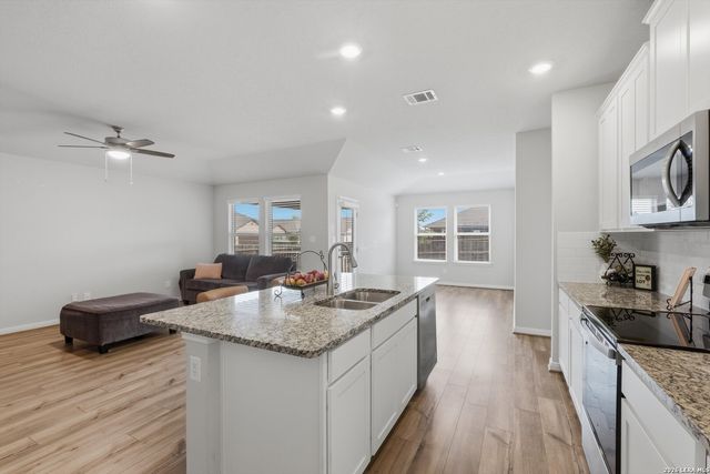 3000 Toscana Way, Schertz, TX 78154