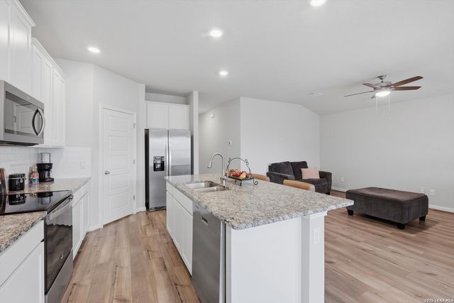 3000 Toscana Way, Schertz, TX 78154