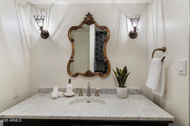 6533 E MAVERICK Road, Paradise Valley, AZ 85253