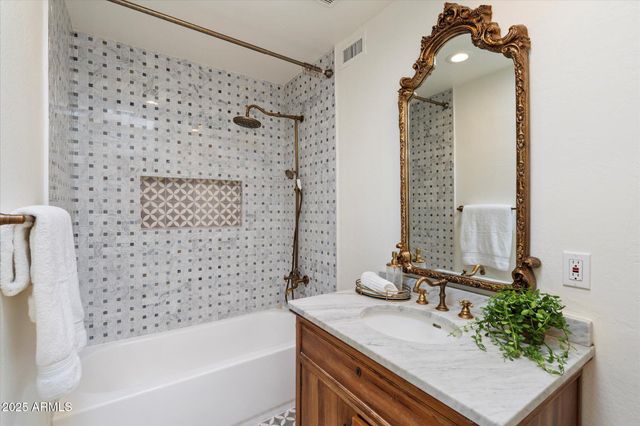 6533 E MAVERICK Road, Paradise Valley, AZ 85253