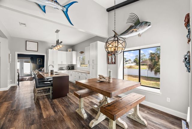 374 Wahoo Road, Panama City Beach, FL 32408