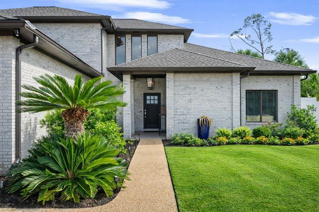 374 Wahoo Road, Panama City Beach, FL 32408