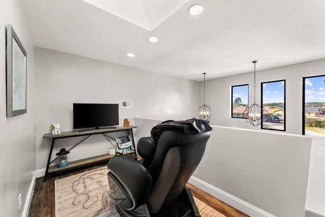 374 Wahoo Road, Panama City Beach, FL 32408