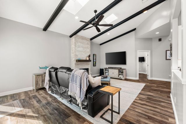 374 Wahoo Road, Panama City Beach, FL 32408