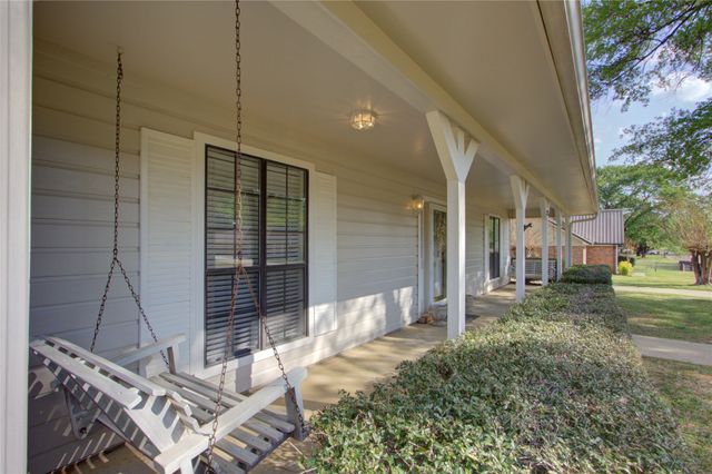 325 Loma Linda, Wake Village, TX 75501