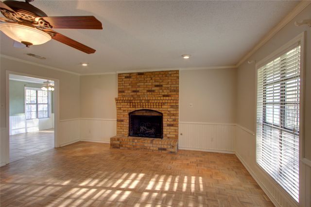 325 Loma Linda, Wake Village, TX 75501