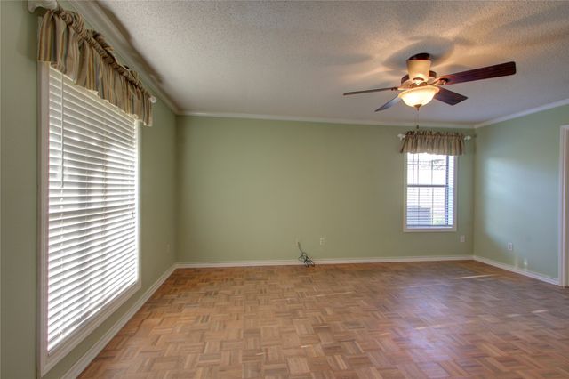 325 Loma Linda, Wake Village, TX 75501