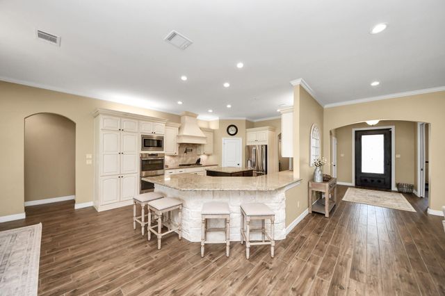 460 High Meadows Road, Bellville, TX 77418