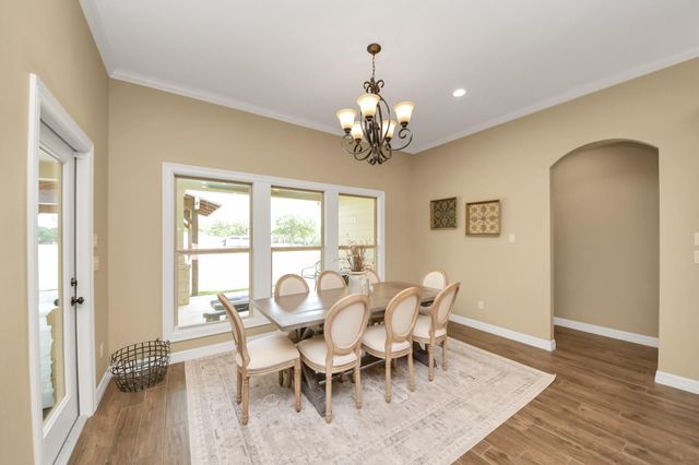 460 High Meadows Road, Bellville, TX 77418
