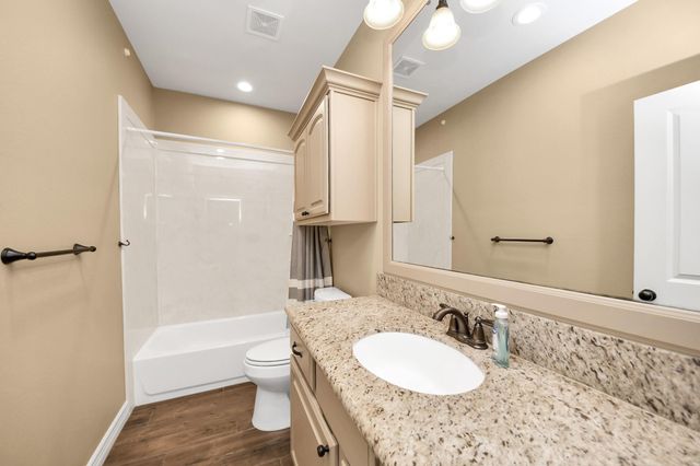460 High Meadows Road, Bellville, TX 77418
