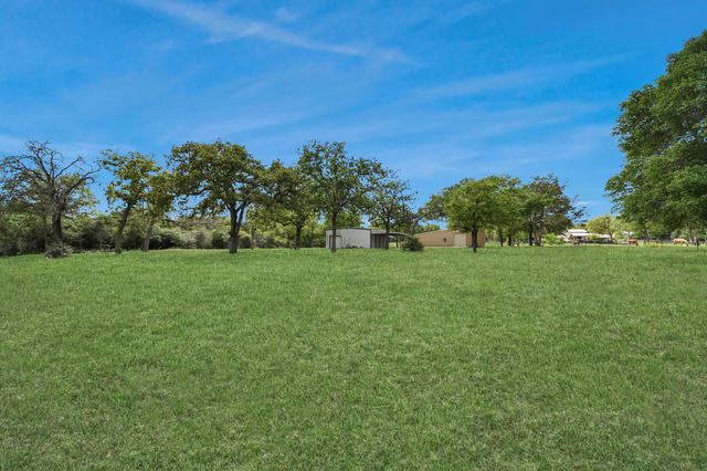 460 High Meadows Road, Bellville, TX 77418