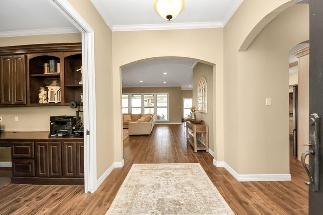 460 High Meadows Road, Bellville, TX 77418