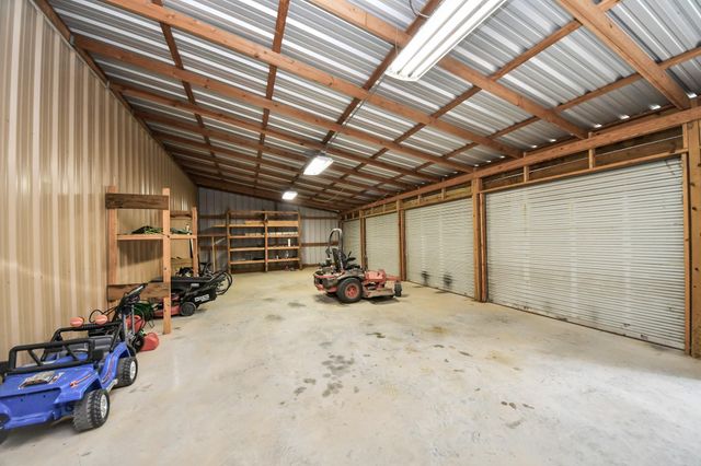460 High Meadows Road, Bellville, TX 77418