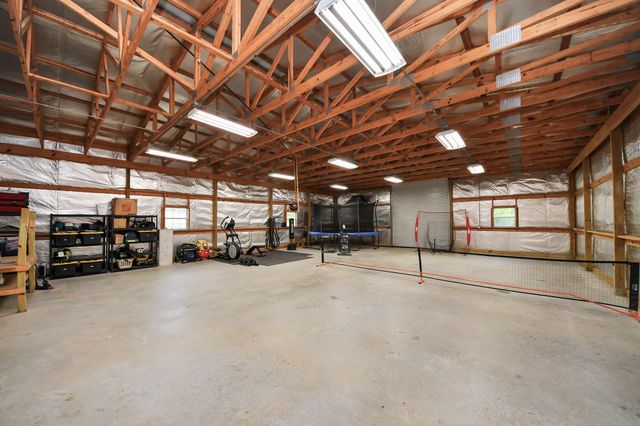 460 High Meadows Road, Bellville, TX 77418
