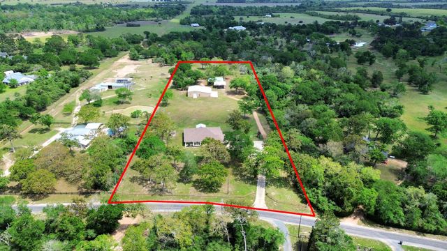 460 High Meadows Road, Bellville, TX 77418