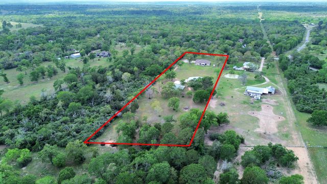 460 High Meadows Road, Bellville, TX 77418