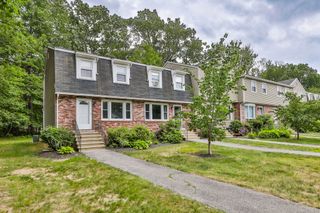 5 Oakwood Ln Apt 8, Goffstown, NH 03045