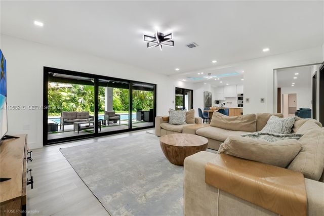 17203 SW 78th Pl, Palmetto Bay, FL 33157