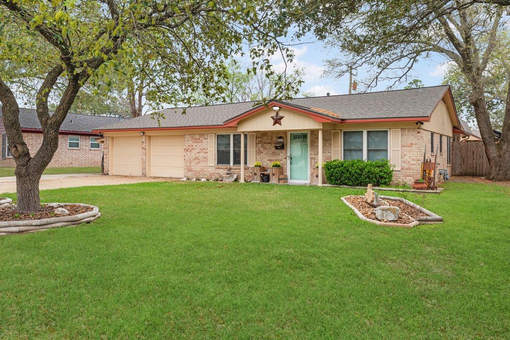 1317 Garden Lane, Bryan, TX 77802