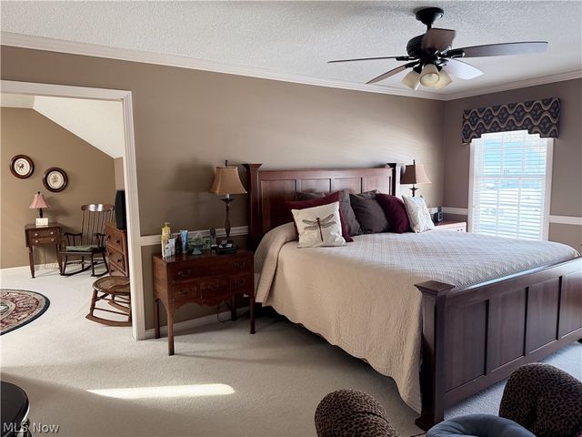 2142 Pearce Circle, Salem, OH 44460