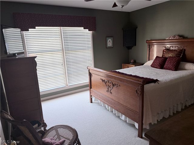 2142 Pearce Circle, Salem, OH 44460