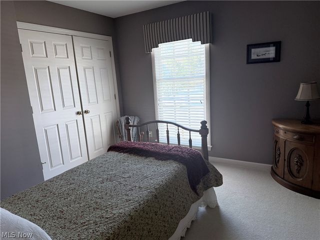 2142 Pearce Circle, Salem, OH 44460