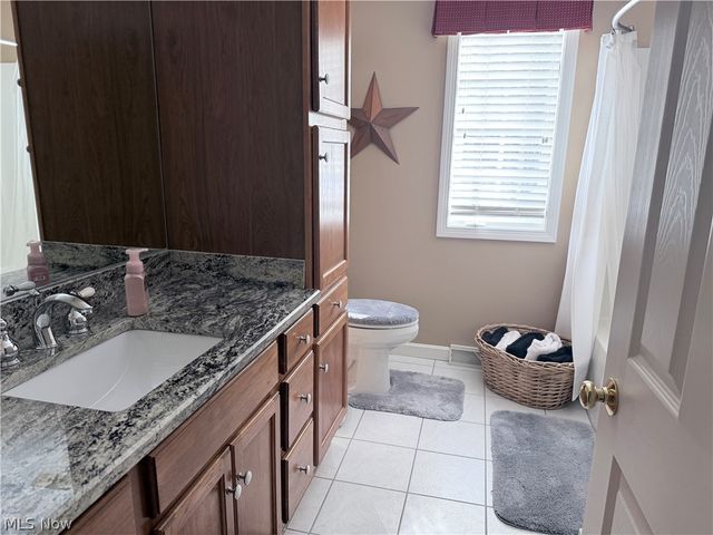 2142 Pearce Circle, Salem, OH 44460