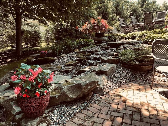 2142 Pearce Circle, Salem, OH 44460