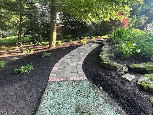 2142 Pearce Circle, Salem, OH 44460