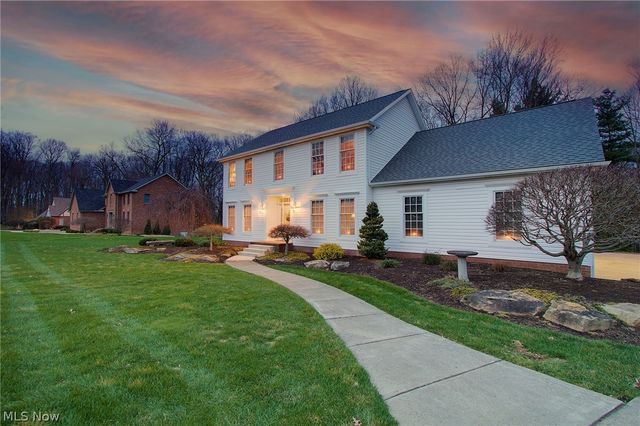 2142 Pearce Circle, Salem, OH 44460