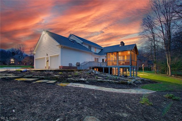 2142 Pearce Circle, Salem, OH 44460