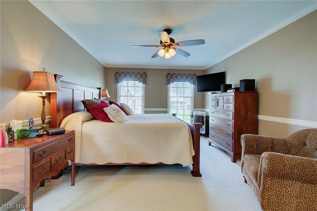 2142 Pearce Circle, Salem, OH 44460