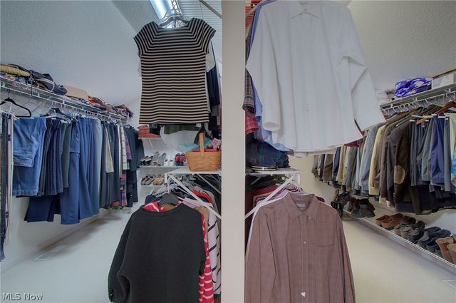 2142 Pearce Circle, Salem, OH 44460