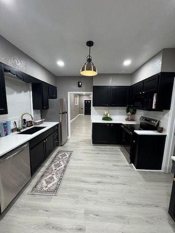 1003 E 9th Street, Pittsburg, KS 66762