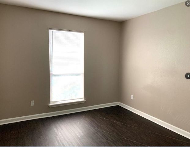 2200 Cypress Landing C-12, Houston, TX 77090
