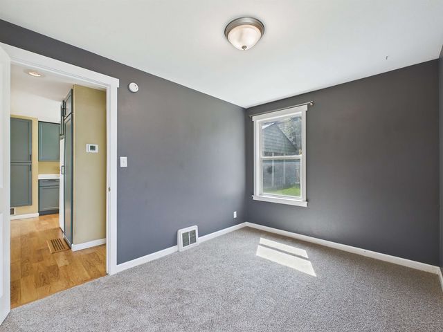5911 N Braeburn Dr, Spokane, WA 99205