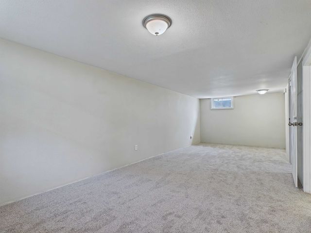 5911 N Braeburn Dr, Spokane, WA 99205