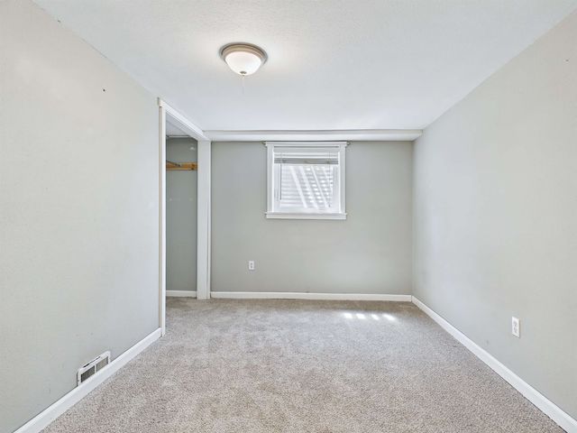 5911 N Braeburn Dr, Spokane, WA 99205