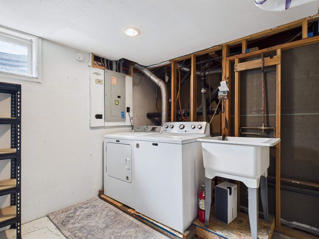 5911 N Braeburn Dr, Spokane, WA 99205