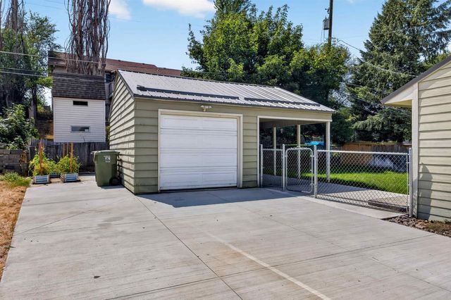5911 N Braeburn Dr, Spokane, WA 99205