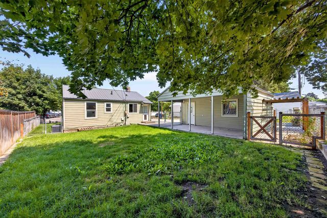 5911 N Braeburn Dr, Spokane, WA 99205