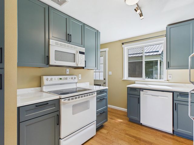 5911 N Braeburn Dr, Spokane, WA 99205