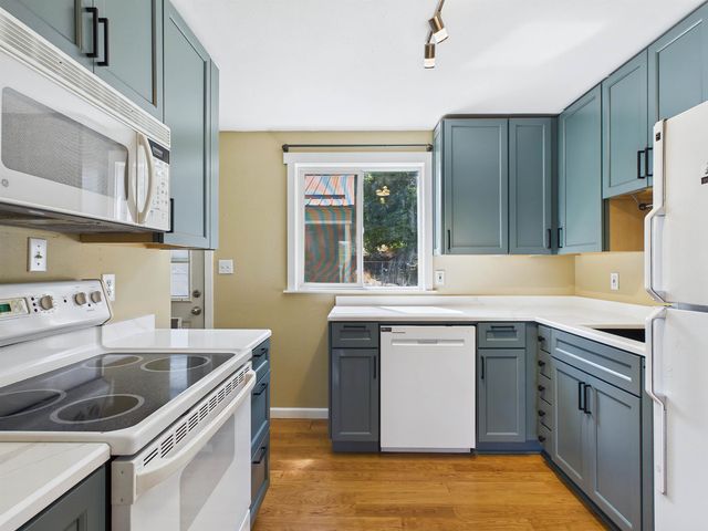 5911 N Braeburn Dr, Spokane, WA 99205