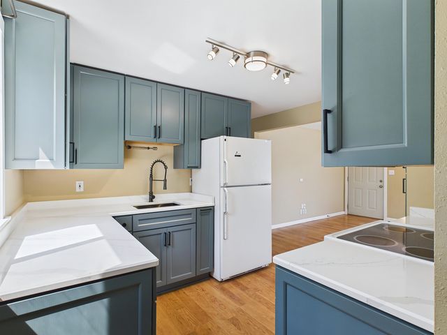 5911 N Braeburn Dr, Spokane, WA 99205