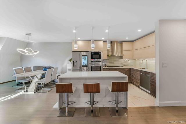 1324 Robin Lane 1195, Bayside, NY 11360