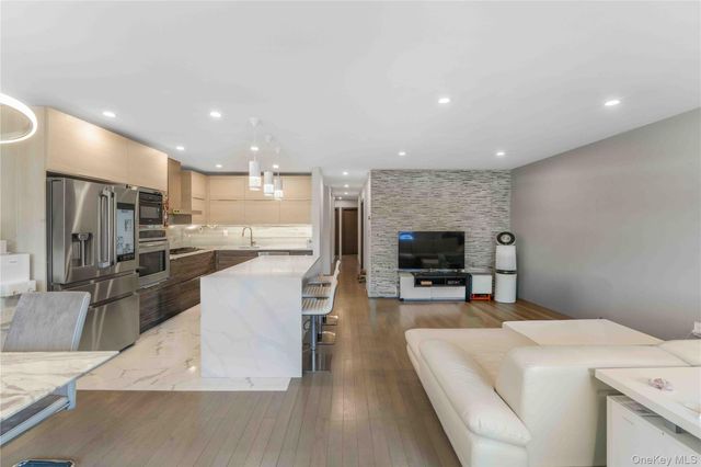 1324 Robin Lane 1195, Bayside, NY 11360