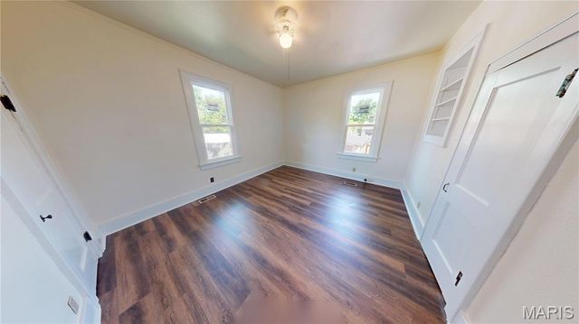 310 E South Avenue, Greenville, IL 62246