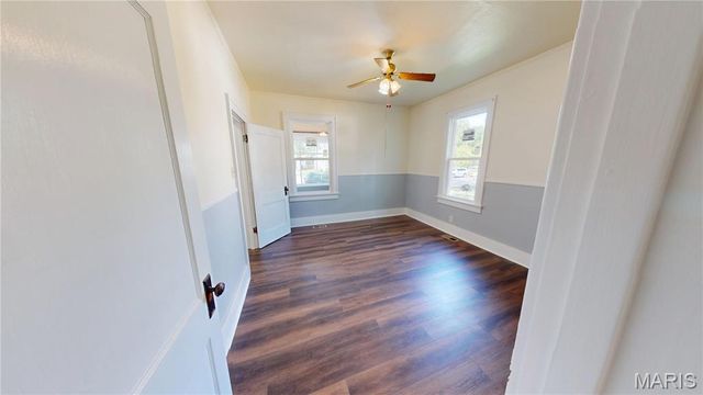 310 E South Avenue, Greenville, IL 62246
